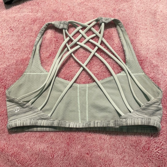 Lululemon sports bra - Picture 3 of 3